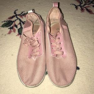 Puma Womens Mesh Sneakers💕